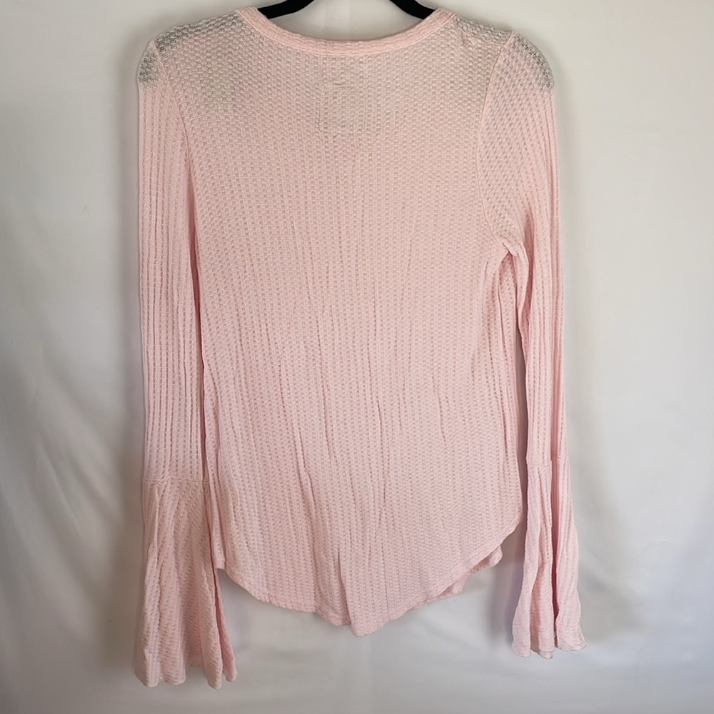 Pink Ribbed‎ Bell Sleeve Blouse - Picture 3 of 5